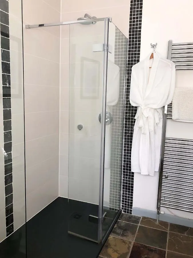 Elliotts Barns - With Hot Tubs, Close To Coast Venn Ottery Holiday home