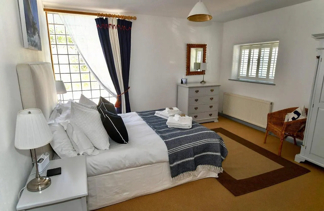 Elliotts Barns - With Hot Tubs, Close To Coast Venn Ottery